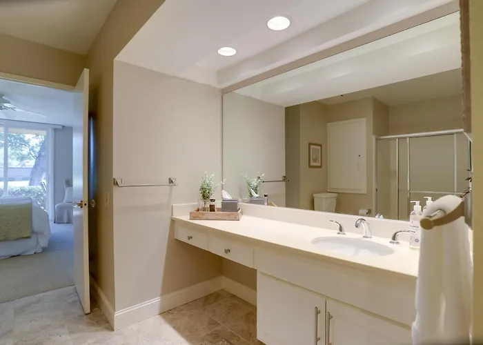 Resort Amenities: Rancho Mirage Country Club Home
